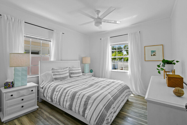 Building Photo - 815 N Ocean Breeze