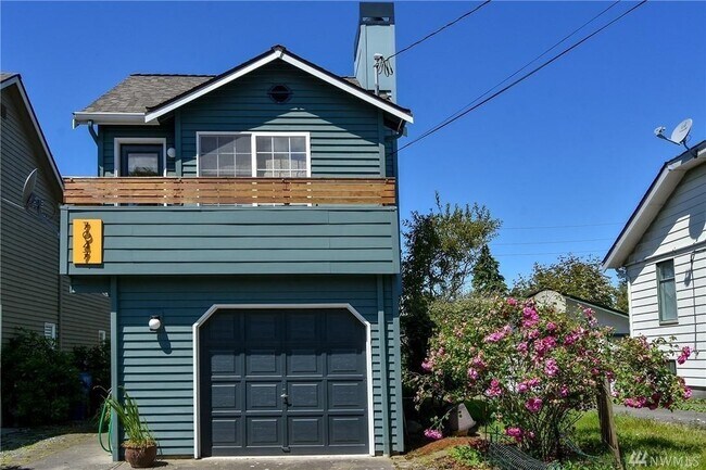 Building Photo - Charming Craftsman-Style Home in the Heart...