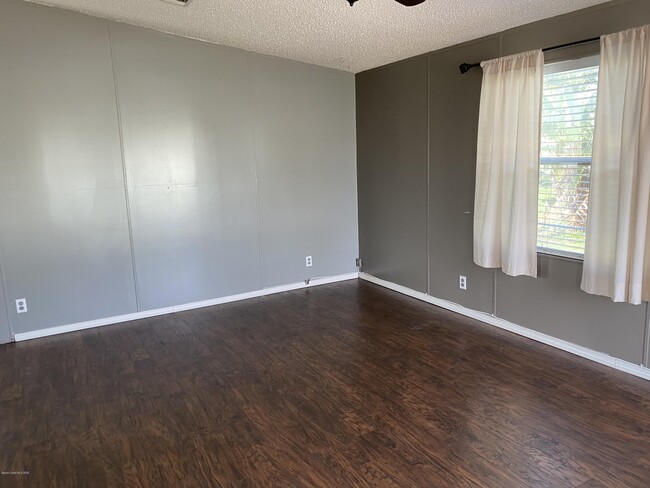 Building Photo - 1452 Turkey Creek Dr NE