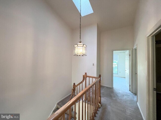 Building Photo - 2134 Kings Garden Way