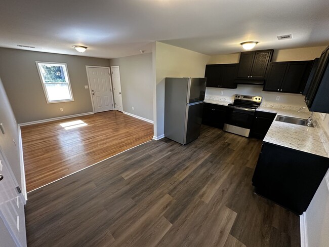 Building Photo - 3BR Home with Fresh Updates