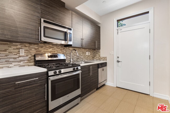 Building Photo - 2317 Scarff St