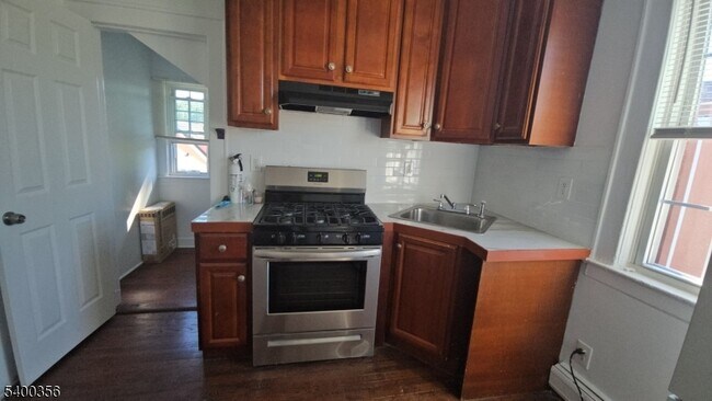 Building Photo - 264 Pomona Ave