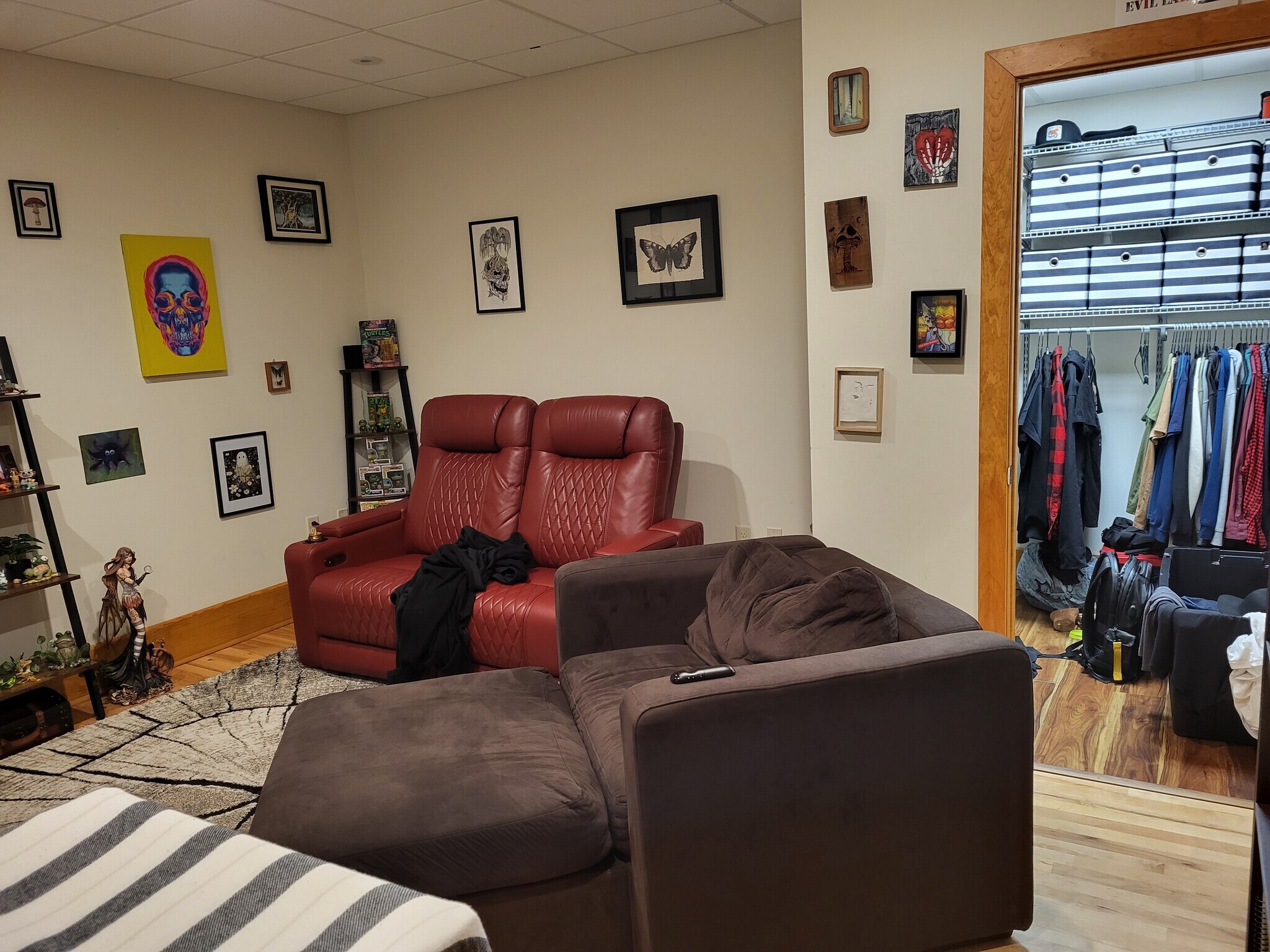 Building Photo - 437 Main St