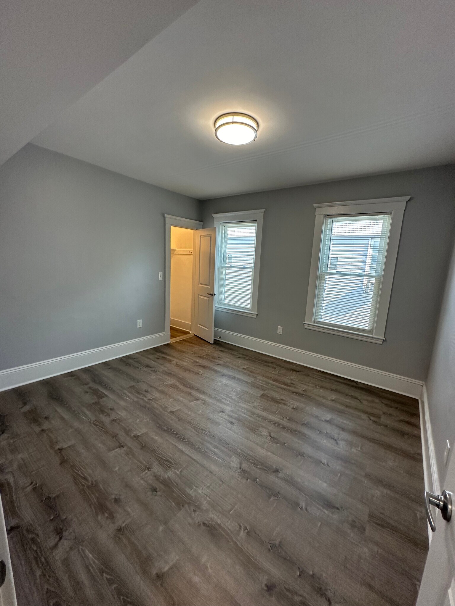 Building Photo - 517 Washington St