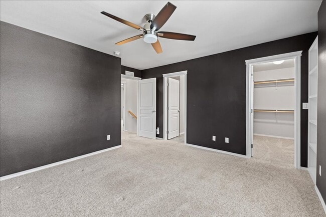 Building Photo - Centrally Located 3 Bedroom 2.5 Bathroom Home