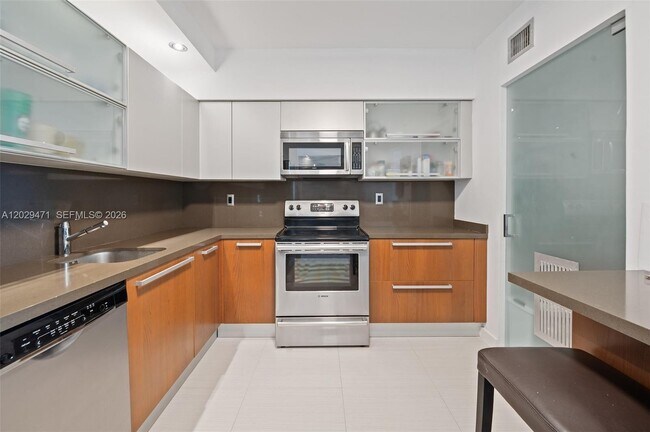 Building Photo - 9455 Collins Ave