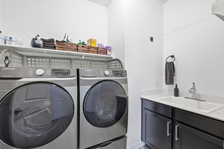 Building Photo - 1008 Elijah Dr