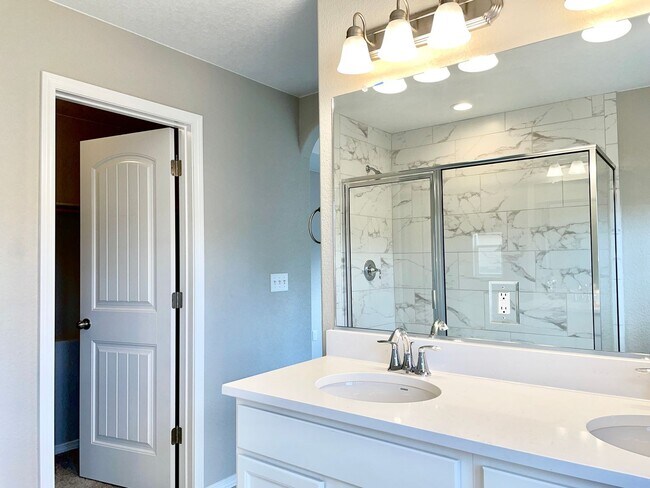 Building Photo - Built in 2021- Stunning 5 Bedroom 4 bath H...