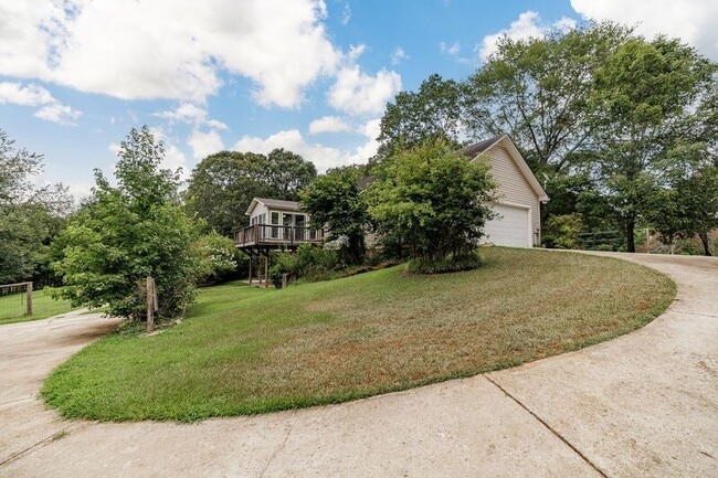 Building Photo - 2603 Hog Mountain Rd