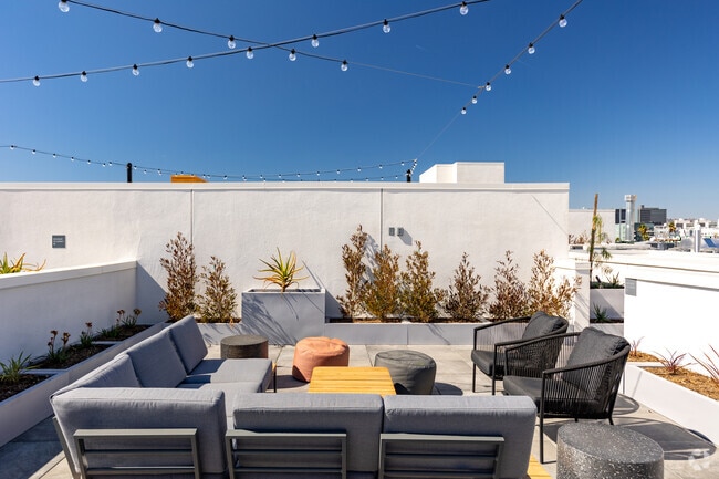 Roof Deck - The 900