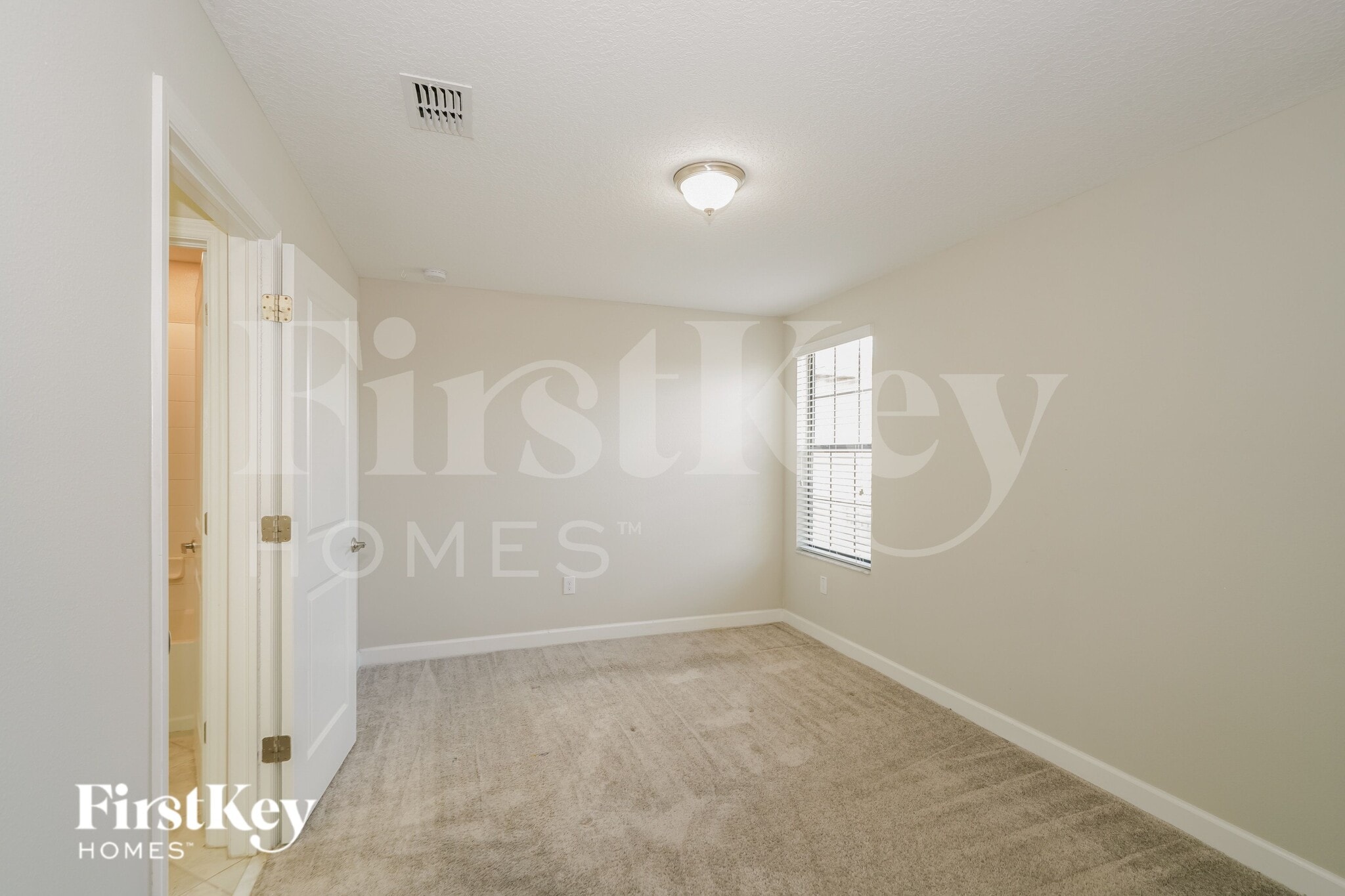 Building Photo - 9835 Ivory Dr