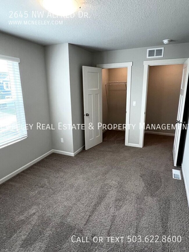 Building Photo - 2645 Alfred Dr