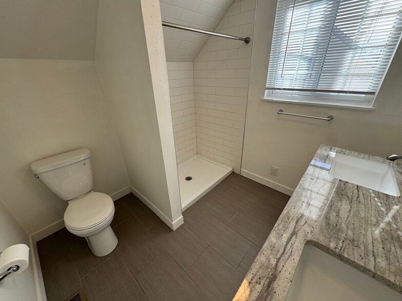 Building Photo - 1186 Rosemary St