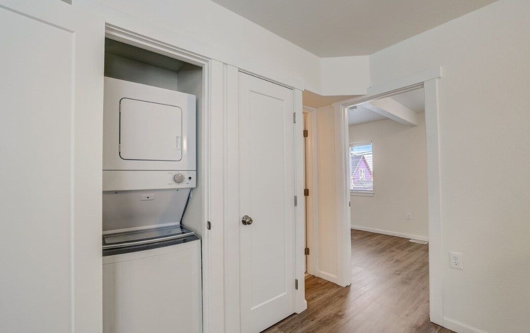 W/D - 1112 S 8th St