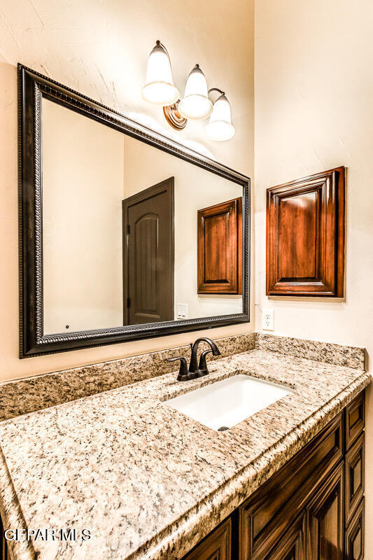 Building Photo - 14213 Meadow Lake Ave