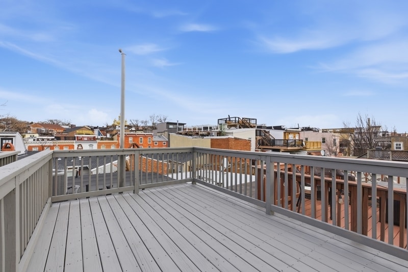 Building Photo - 2212 Cambridge St