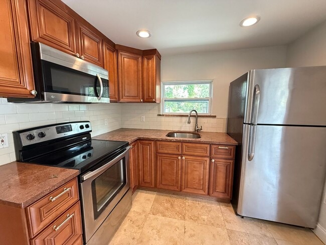 Building Photo - 1 Bedroom 1 Bathroom with WD