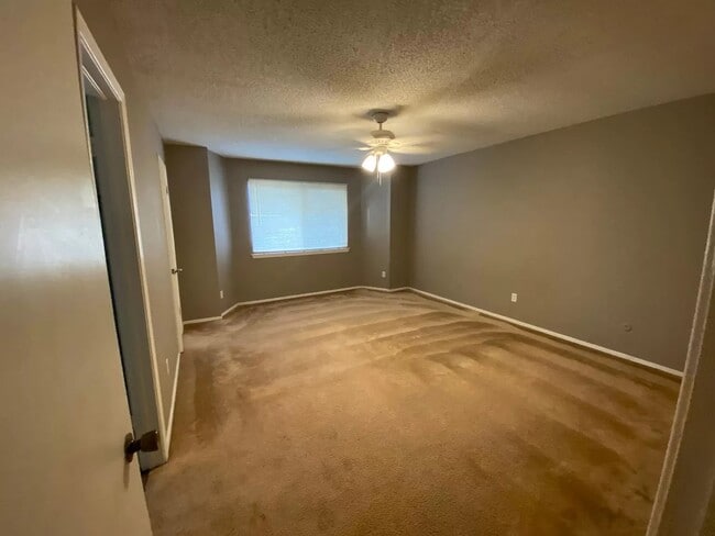 Building Photo - 10801 Havenrock Dr