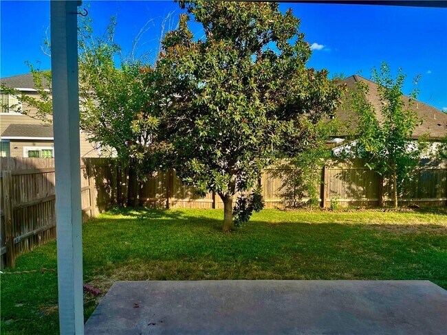 Building Photo - 16831 Bailey Jean Dr