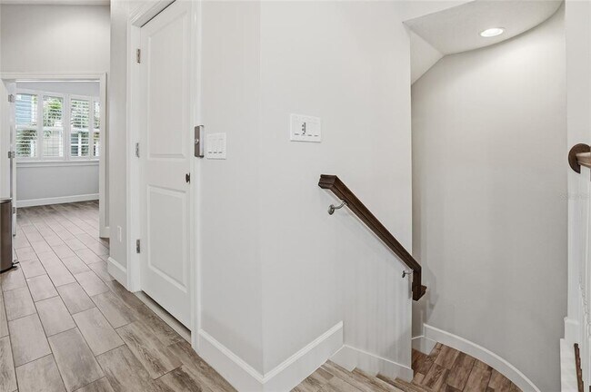 Building Photo - 3162 Moorings Dr S