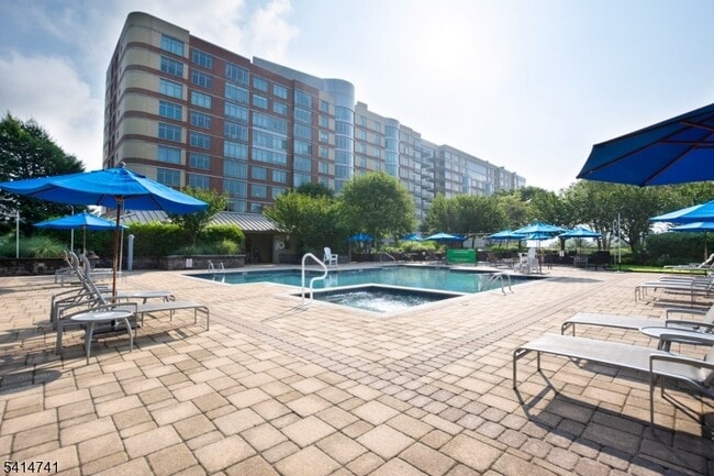 Building Photo - 8100 River Rd