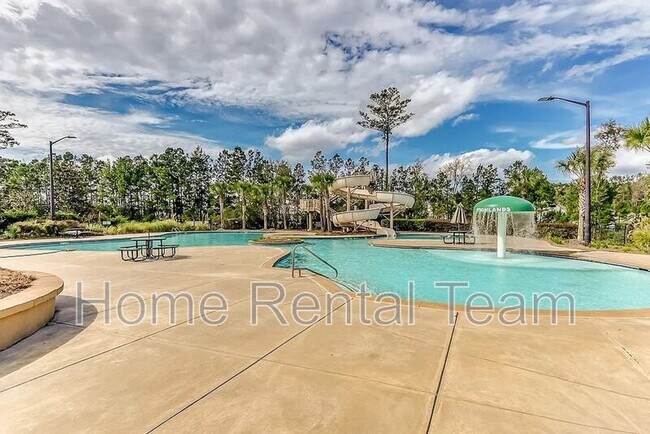 Building Photo - 113 Fenway St