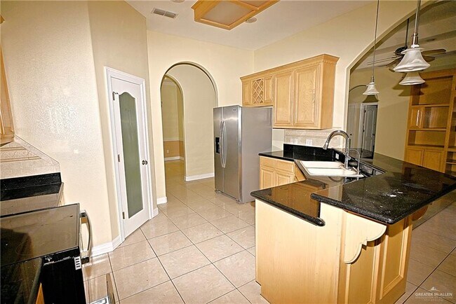 Building Photo - 18 Knight Ave