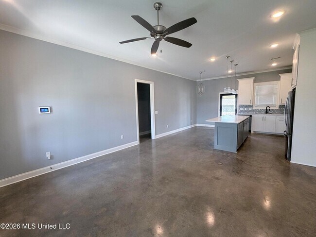 Building Photo - 531 Birchwood Blvd