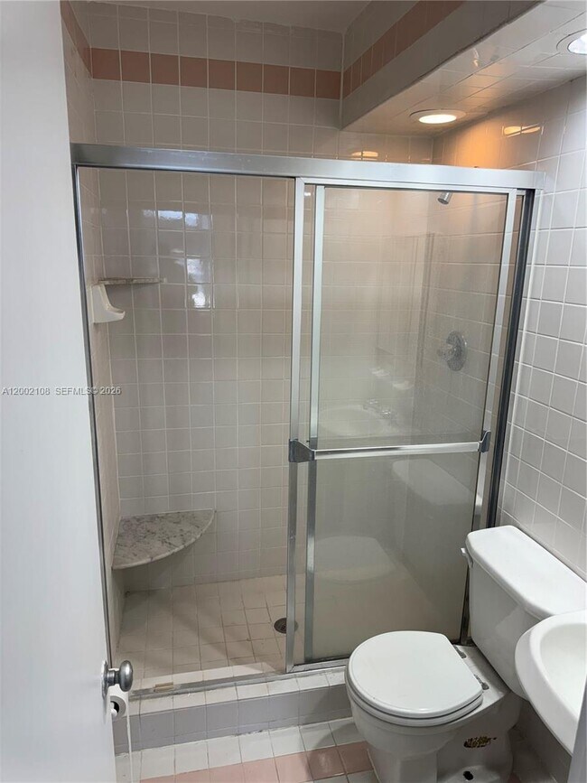 Building Photo - 10281 E Bay Harbor Dr