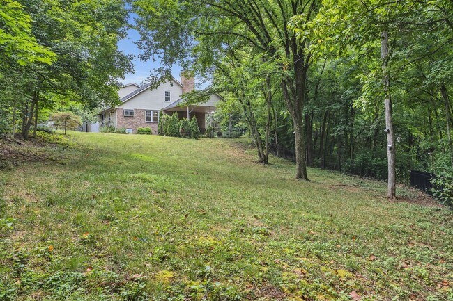 Building Photo - 5535 Thalman Dr