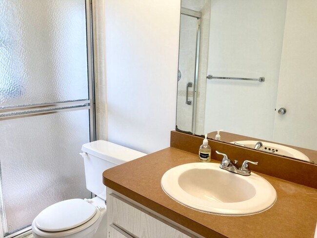 Building Photo - 2 bedroom, 1.5 bath home with carport