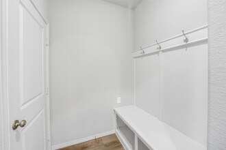 Building Photo - 24247 Via Vitani Dr