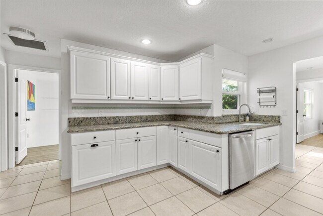 Building Photo - 4.8 Acres of Peaceful Country Living With No HOA