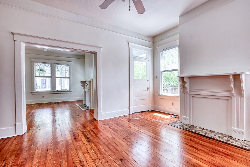 Building Photo - 301 W 32nd St