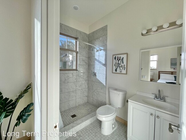 Building Photo - 5 br, 6 bath House - 1284 Pine Ave