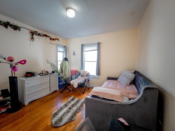 Building Photo - 18 Egleston St