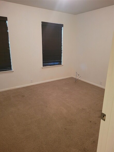 Building Photo - 433 Moorhen Cove