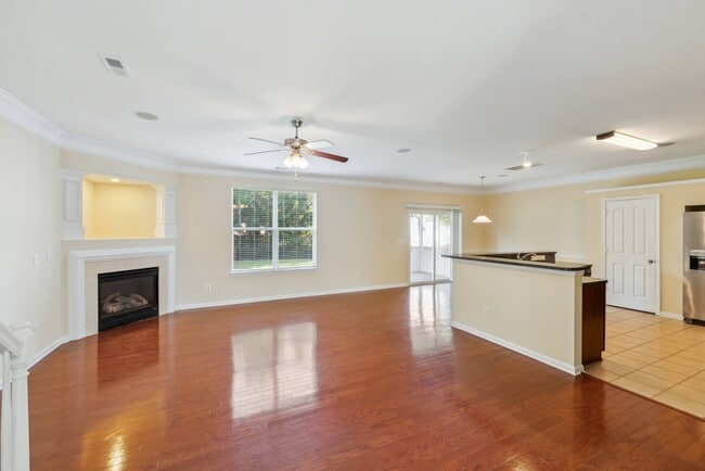 Building Photo - 9520 Mintworth Ave