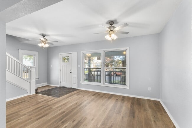 Building Photo - 1418 Mott Ave