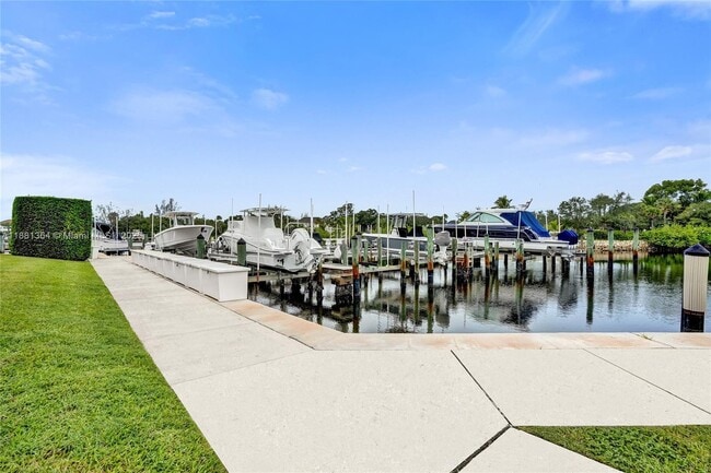 Building Photo - 925 Oak Harbour Dr