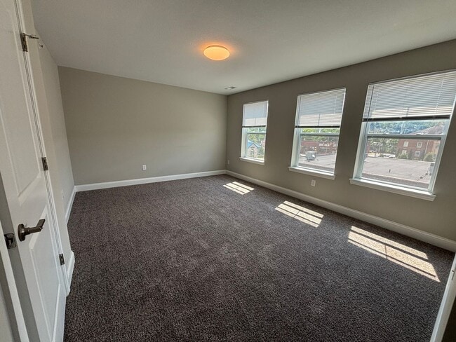 Building Photo - Beautiful Townhome in Cannonsburg! - 2 Bed...