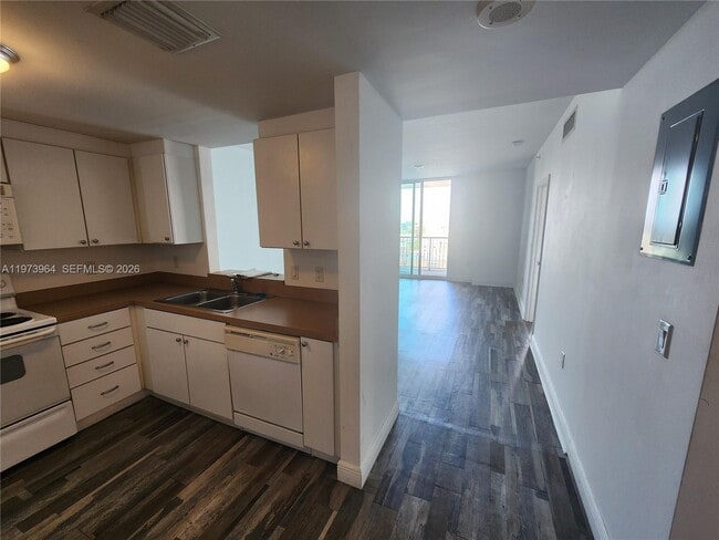 Building Photo - 1250 S Miami Ave