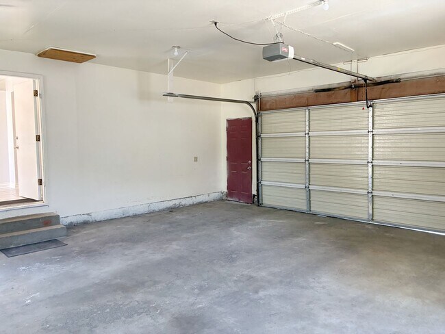 Building Photo - Spacious 5 Bed, 3 Bath Home for Rent in Idaho Falls!
