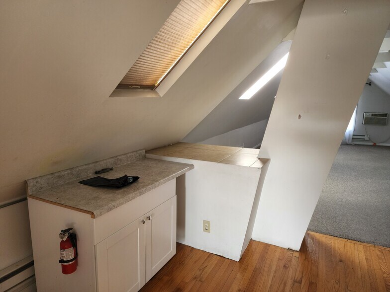 Primary Photo - 1211 Highland Ave