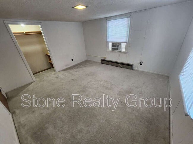 Building Photo - 235 S 24th St