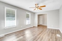 Building Photo - 10017 Edgebrook Ln