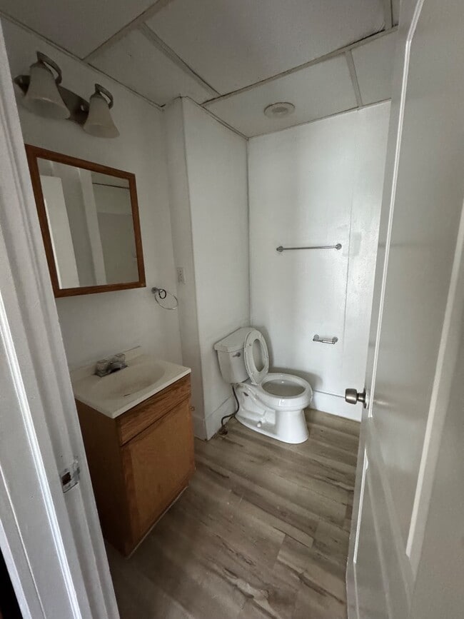 Building Photo - 442 E Thornton St