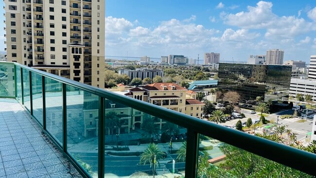 Building Photo - 1431 Riverplace Blvd
