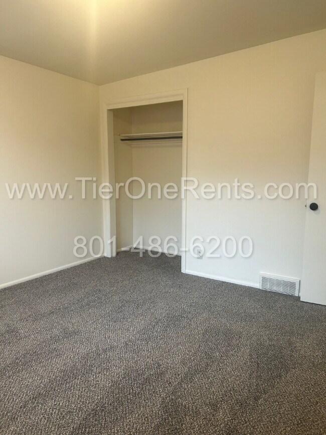 Building Photo - NO DEPOSIT option available for qualified ...